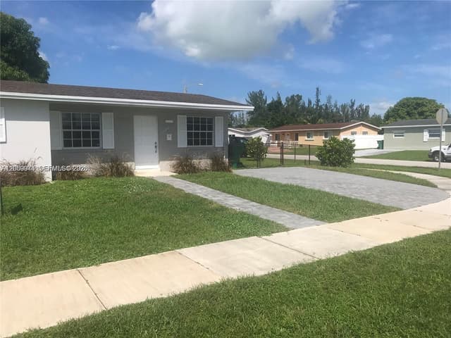 17940 NW 85th Ave, Hialeah FL 33015 - Hialeah, FL - Photo 4