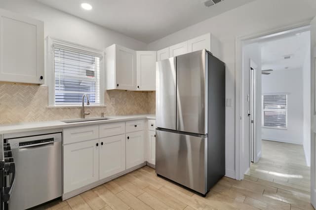 917 N OCEAN BREEZE, FL 33460 - Photo 7