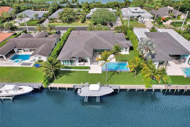 1651 Diplomat Pkwy, Hallandale Beach FL 33009 - Hallandale Beach, FL - Photo 3