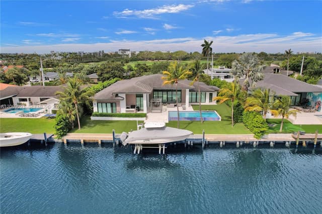 1651 Diplomat Pkwy, Hallandale Beach FL 33009 - Hallandale Beach, FL - Photo 4