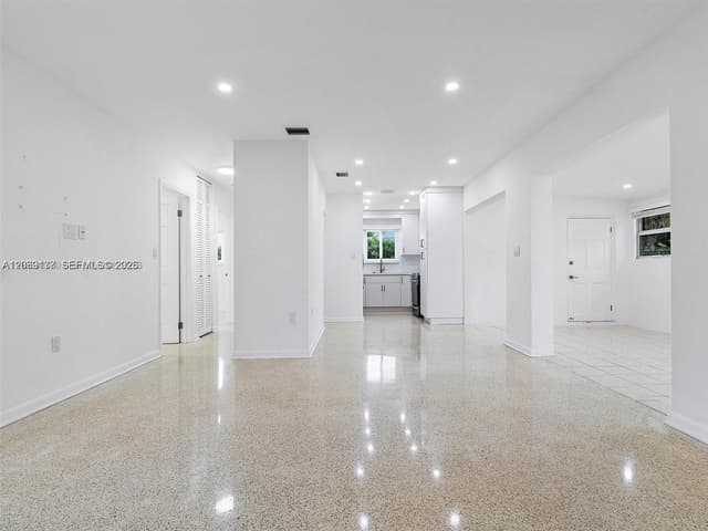 17320 NW 80th Ave, Hialeah FL 33015 - Hialeah, FL - Photo 7