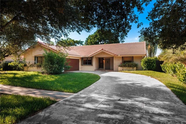 15821 Huntridge Rd, Davie FL 33331 - Davie, FL - Photo 2
