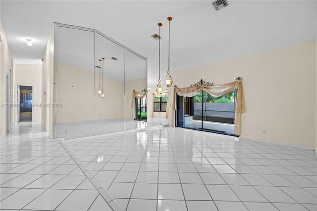 15821 Huntridge Rd, Davie FL 33331 - Davie, FL - Photo 7