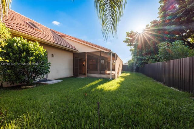 15821 Huntridge Rd, Davie FL 33331 - Davie, FL - Photo 3