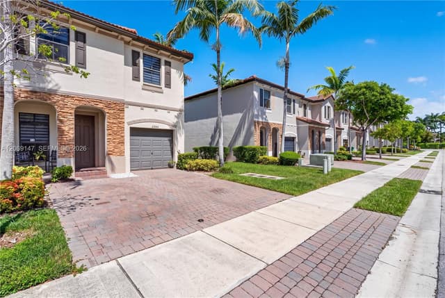 23280 SW 113th Psge, Homestead FL 33032 - Homestead, FL - Photo 2