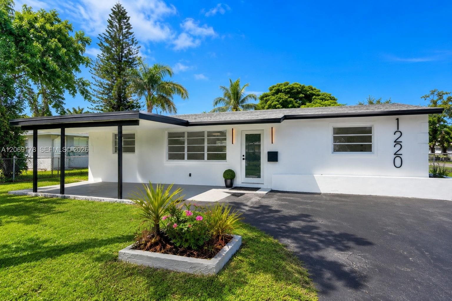 1220 NE 8th St, Pompano Beach FL 33060 - Pompano Beach, FL - Photo 1