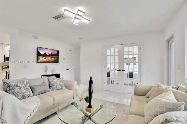 1220 NE 8th St, Pompano Beach FL 33060 - Pompano Beach, FL - Photo 4