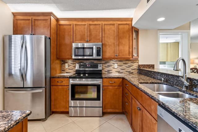 2101 Marina Isle Way # 202, Jupiter FL 33477 - Jupiter, FL - Photo 2