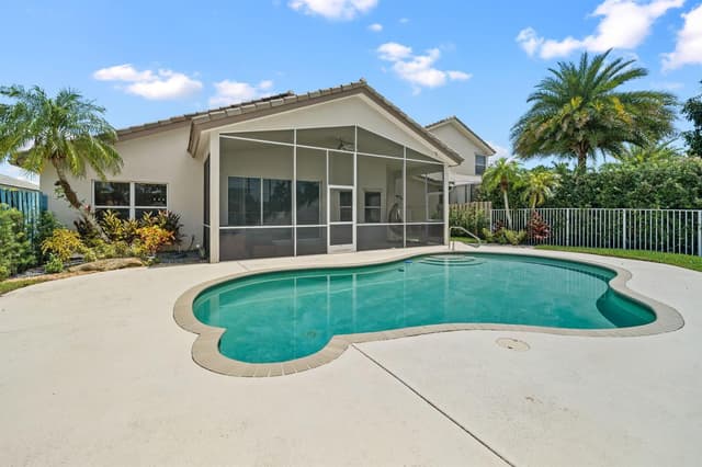 3526 Old Lighthouse Circle, Wellington FL 33414 - Wellington, FL - Photo 2
