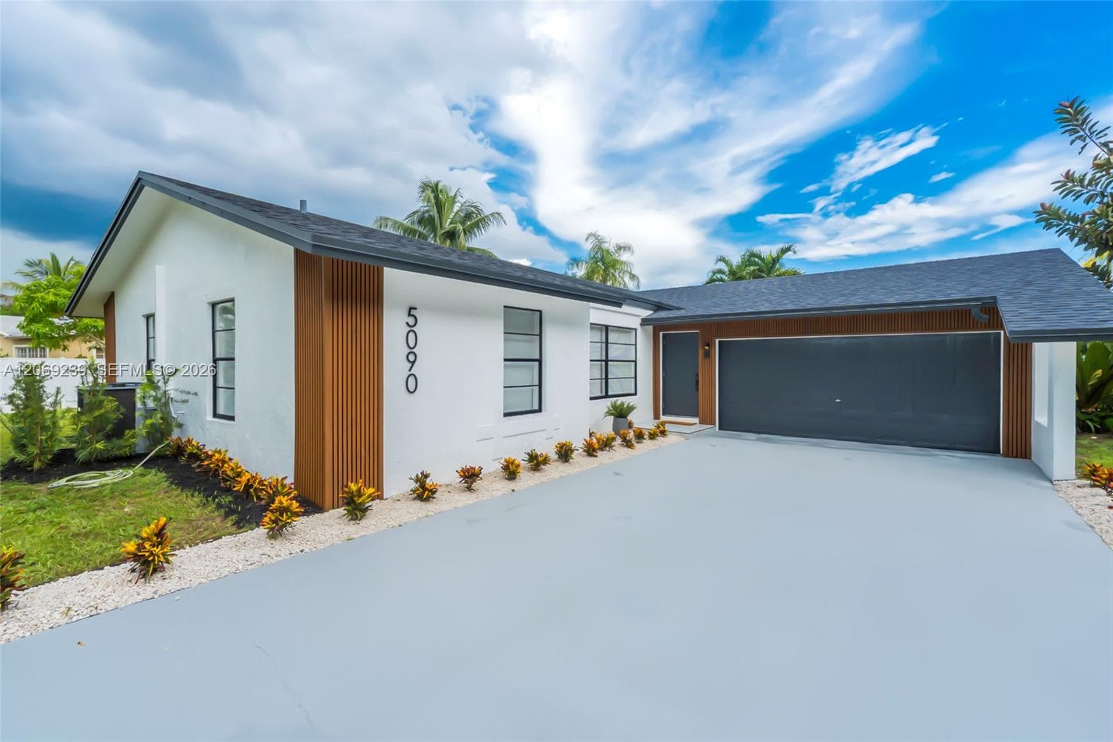5090 SW 11th St, Margate FL 33068 - Margate, FL - Photo 1