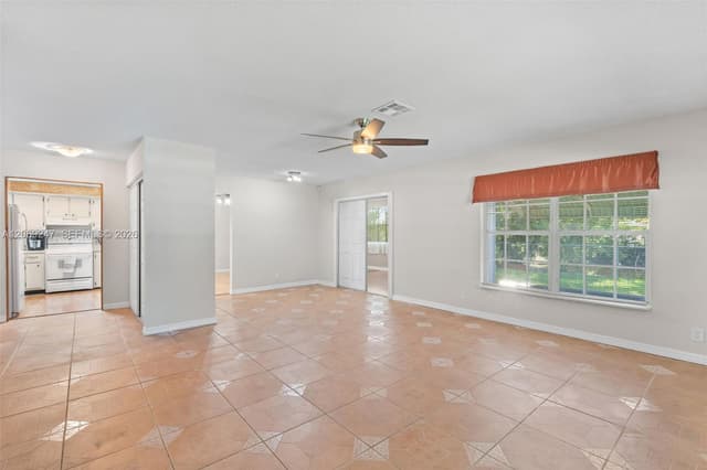 6840 SW 10th Ct, North Lauderdale FL 33068 - North Lauderdale, FL - Photo 5