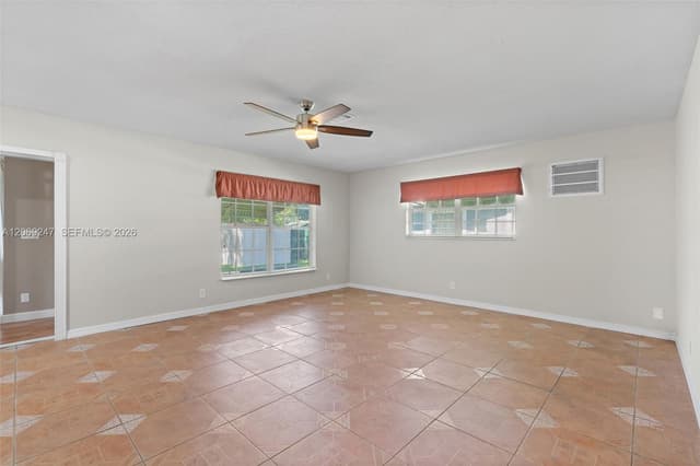 6840 SW 10th Ct, North Lauderdale FL 33068 - North Lauderdale, FL - Photo 4