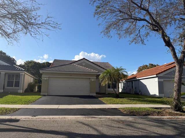 853 SAND CREEK Circle, Weston FL 33327 - Weston, FL - Photo 6