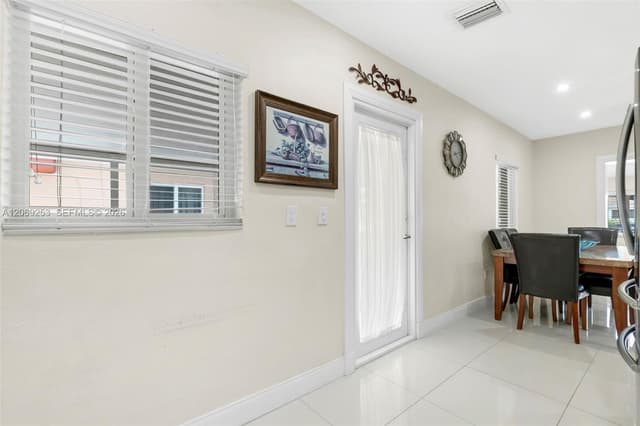 142 W 35th St, Hialeah FL 33012 - Hialeah, FL - Photo 7