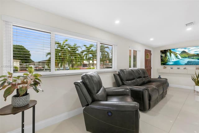 142 W 35th St, Hialeah FL 33012 - Hialeah, FL - Photo 3