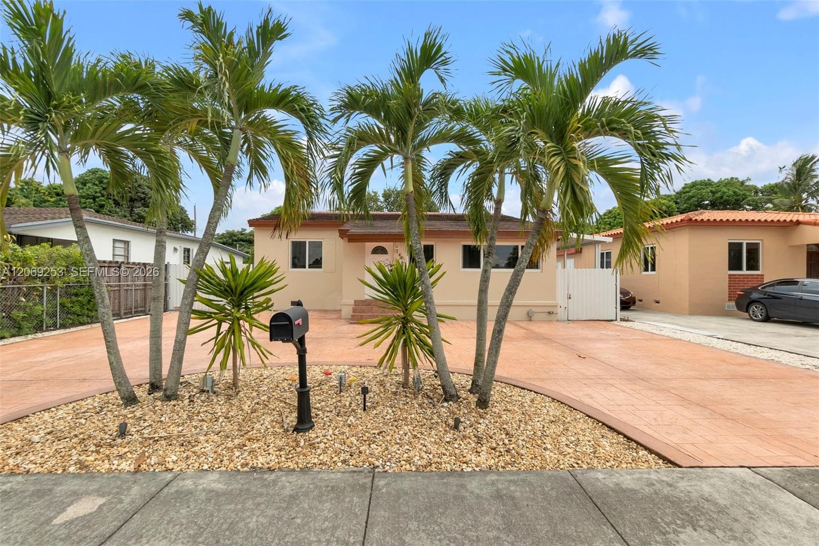 142 W 35th St, Hialeah FL 33012 - Hialeah, FL - Photo 1