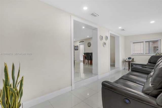 142 W 35th St, Hialeah FL 33012 - Hialeah, FL - Photo 4