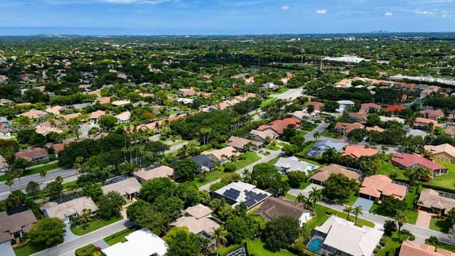10602 NW 49th Pl, Coral Springs FL 33076 - Coral Springs, FL - Photo 7