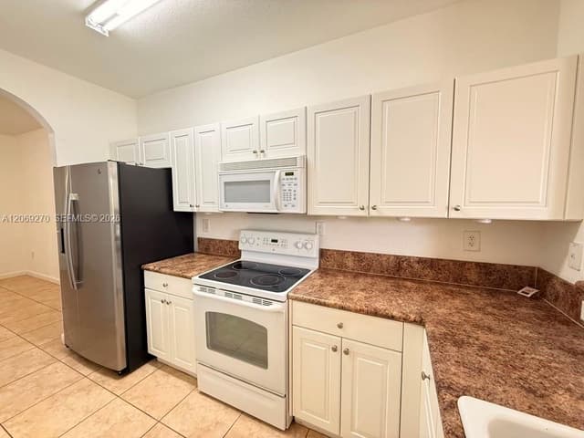 230 SE 29th Ave # 12, Homestead FL 33033 - Homestead, FL - Photo 5