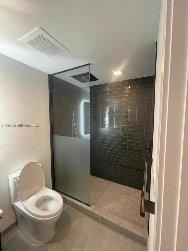 227 NE 2nd St # 1613, Miami FL 33132 - Miami, FL - Photo 4
