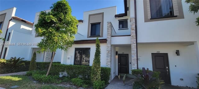 388 NE 208th Ter, Miami FL 33179 - Miami, FL - Photo 2
