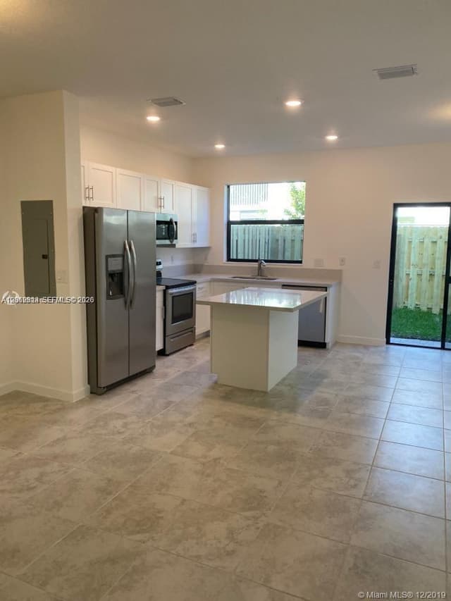 388 NE 208th Ter, Miami FL 33179 - Miami, FL - Photo 6