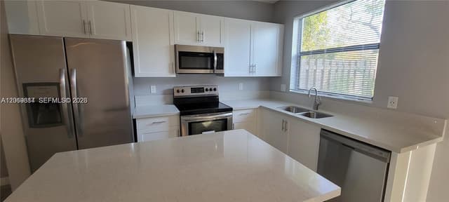388 NE 208th Ter, Miami FL 33179 - Miami, FL - Photo 4