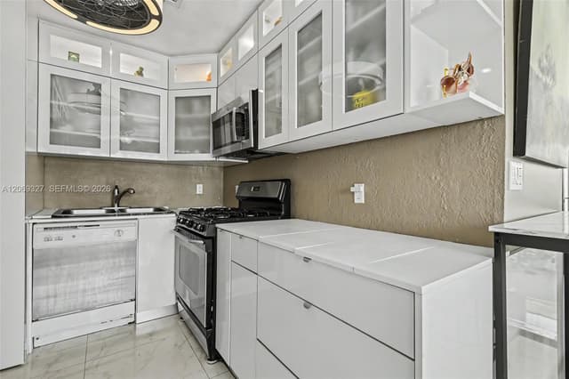 350 S Shore Dr # 15, Miami Beach FL 33141 - Miami Beach, FL - Photo 4