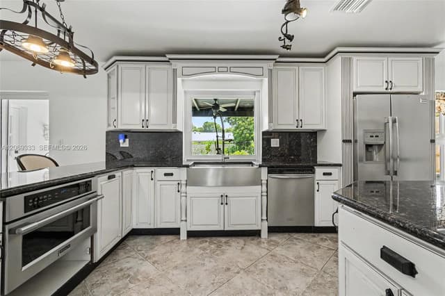 8460 SW 201st St, Cutler Bay FL 33189 - Cutler Bay, FL - Photo 2