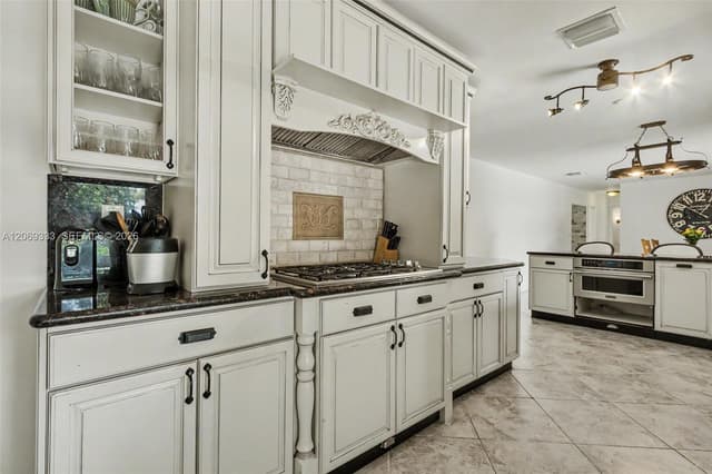 8460 SW 201st St, Cutler Bay FL 33189 - Cutler Bay, FL - Photo 3