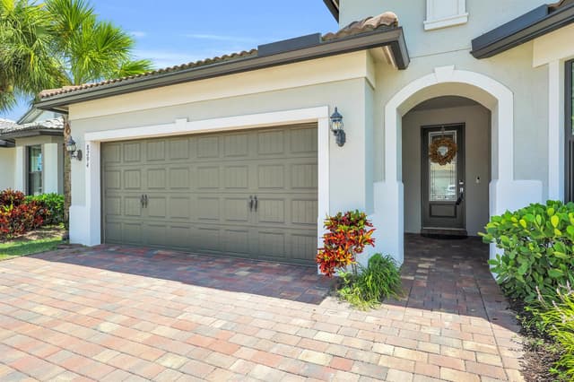 8294 CATRIA Lane, Lake Worth FL 33467 - Lake Worth, FL - Photo 2