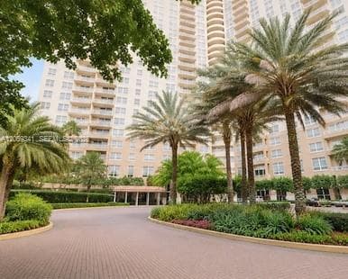 19501 W Country Club Dr # 210, Aventura FL 33180 - Aventura, FL - Photo 1