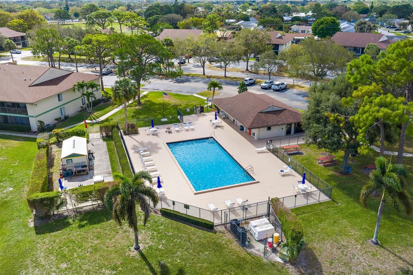 6495 E CHASEWOOD Drive E, Jupiter FL 33458
