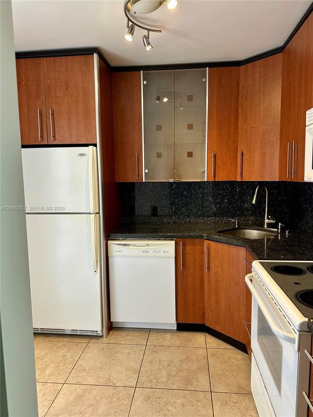 3401 N Country Club Dr # 216, Aventura FL 33180 - Aventura, FL - Photo 7