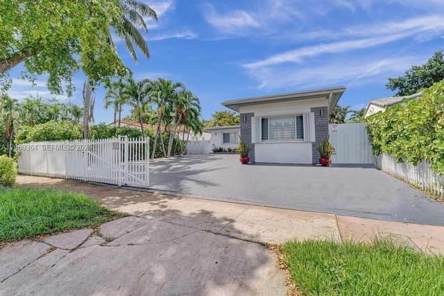 1750 71st St, Miami Beach FL 33141 - Miami Beach, FL - Photo 5