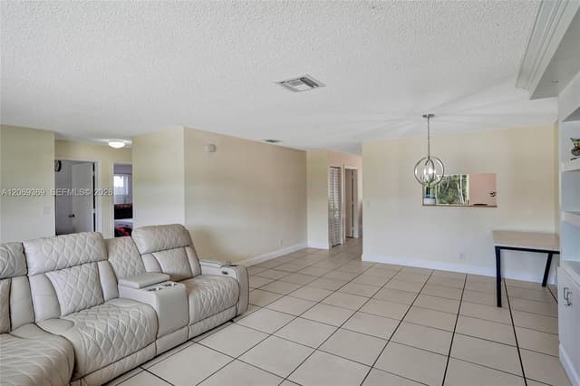 5451 Chicory Ln, Lake Worth FL 33463 - Lake Worth, FL - Photo 6
