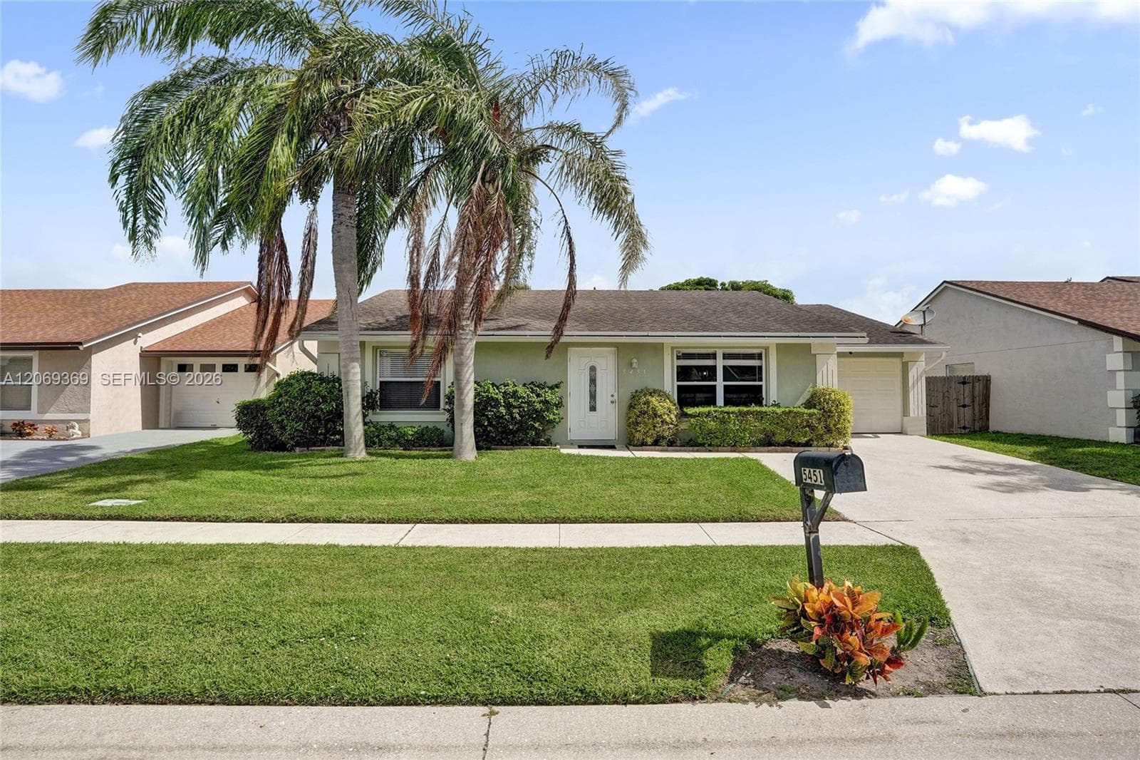 5451 Chicory Ln, Lake Worth FL 33463 - Lake Worth, FL - Photo 1