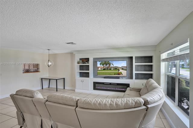 5451 Chicory Ln, Lake Worth FL 33463 - Lake Worth, FL - Photo 4