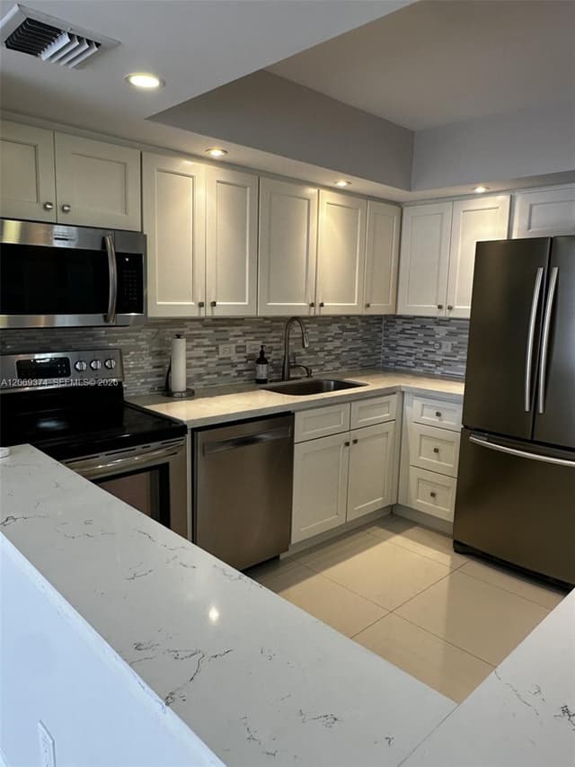 20515 E Country Club Dr # 1749, Aventura FL 33180 - Aventura, FL - Photo 2