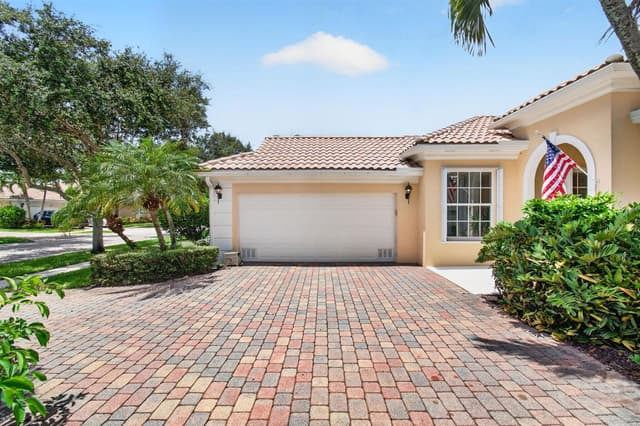 8317 Xanthus Lane, Wellington FL 33414 - Wellington, FL - Photo 3