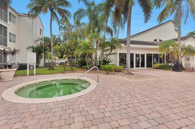 5760 Rock Island Rd # 339, Tamarac FL 33319 - Tamarac, FL - Photo 2