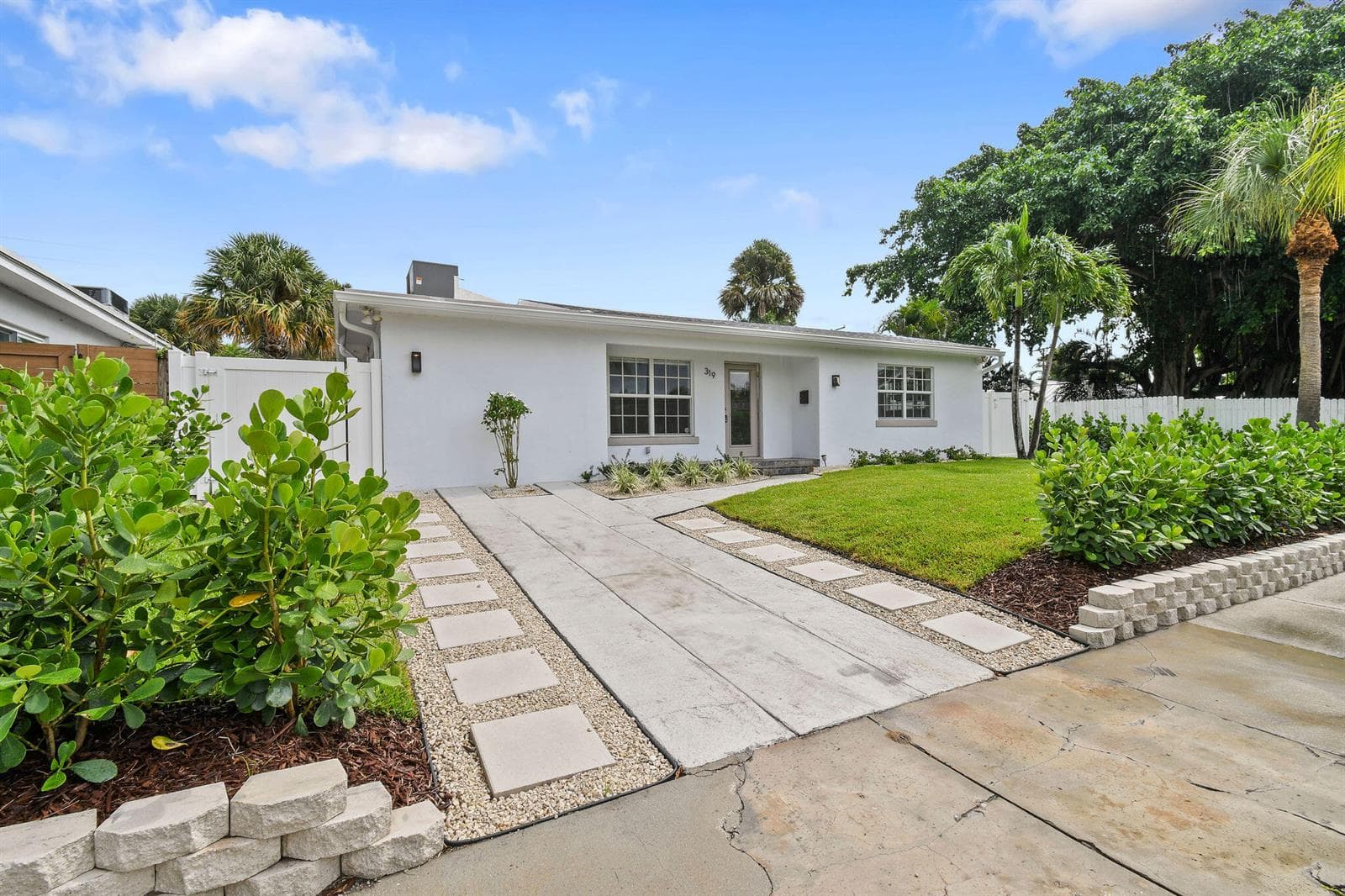 319 29th Street, West Palm Beach FL 33407 - West Palm Beach, FL - Photo 1