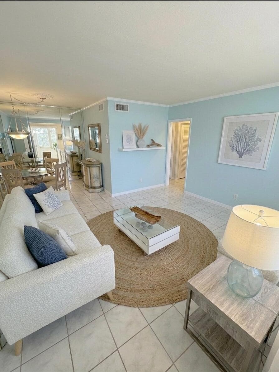 6 Abbey Lane # 104, Delray Beach FL 33446