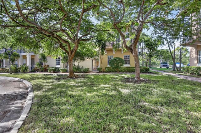 14601 SW 5th St, Pembroke Pines FL 33027 - Pembroke Pines, FL - Photo 6
