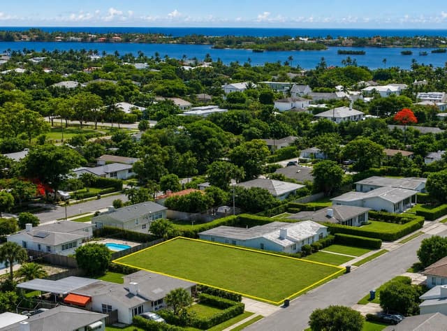 345 Leigh Road, West Palm Beach FL 33405 - West Palm Beach, FL - Photo 2