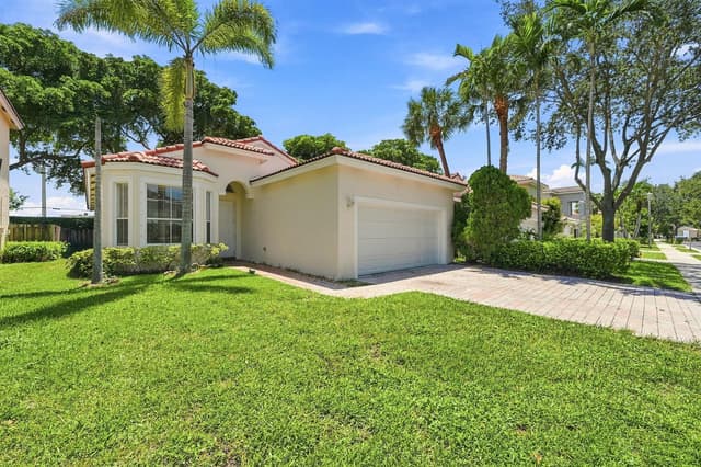 7778 NW 17th Place, Pembroke Pines FL 33024 - Pembroke Pines, FL - Photo 2