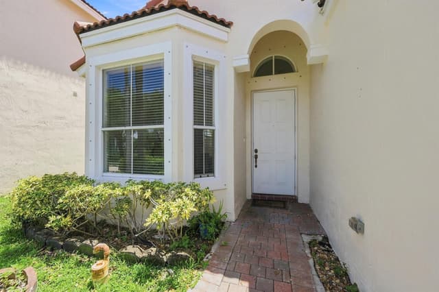 7778 NW 17th Place, Pembroke Pines FL 33024 - Pembroke Pines, FL - Photo 5