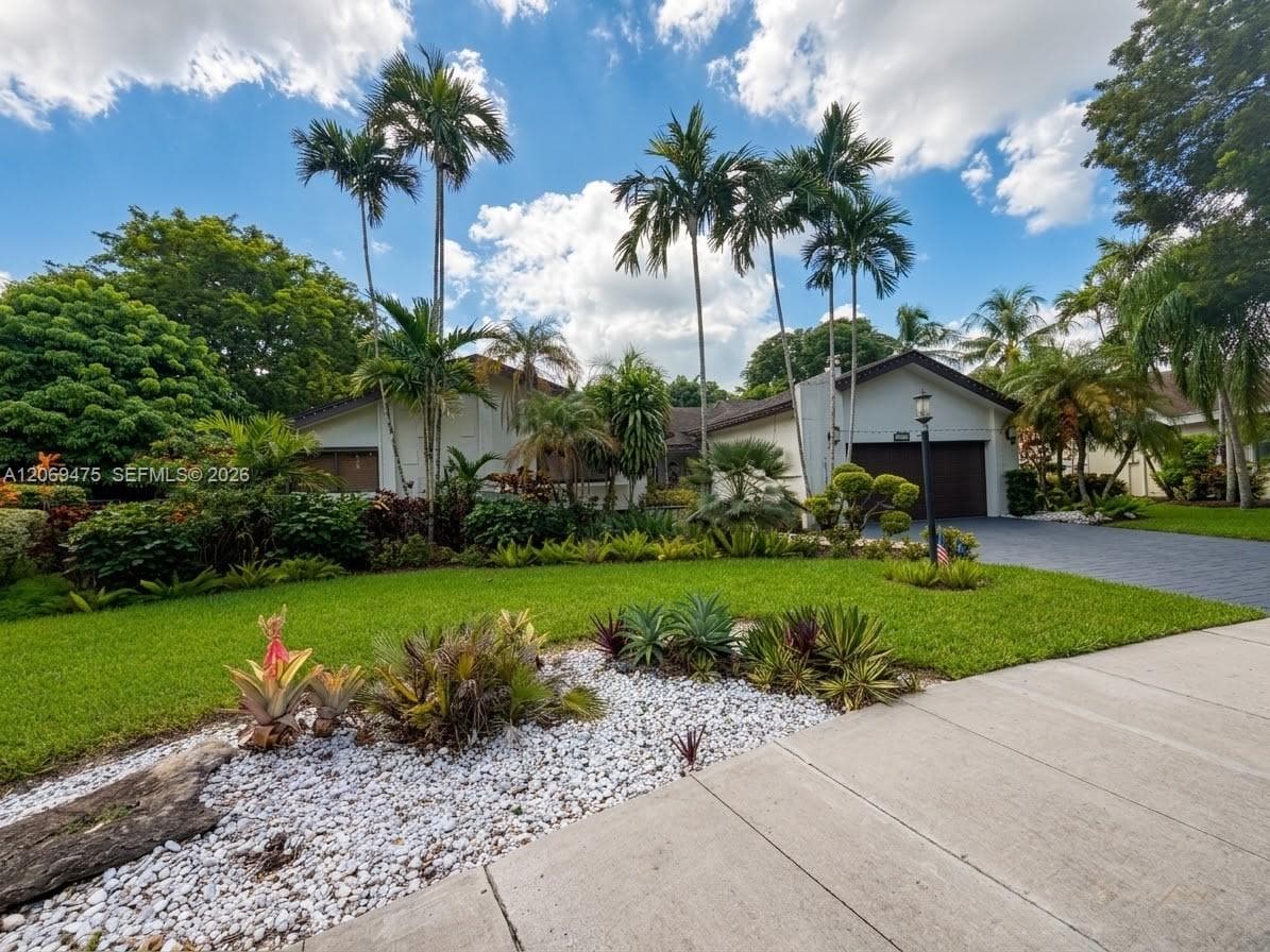 10220 SW 91st St, Miami FL 33176