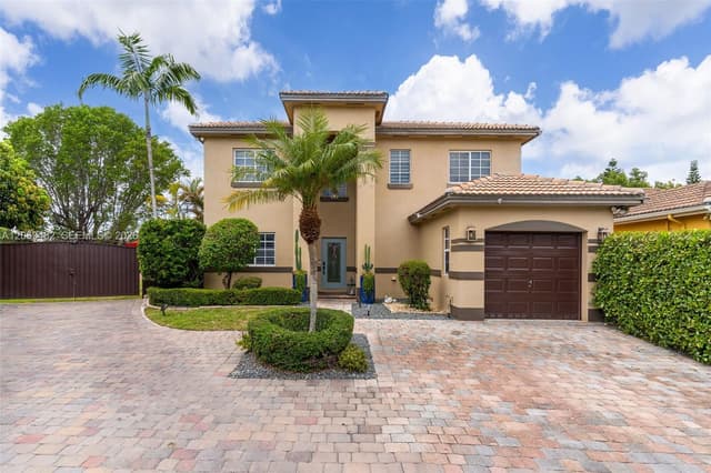 20922 SW 88th Pl, Cutler Bay FL 33189 - Cutler Bay, FL - Photo 2