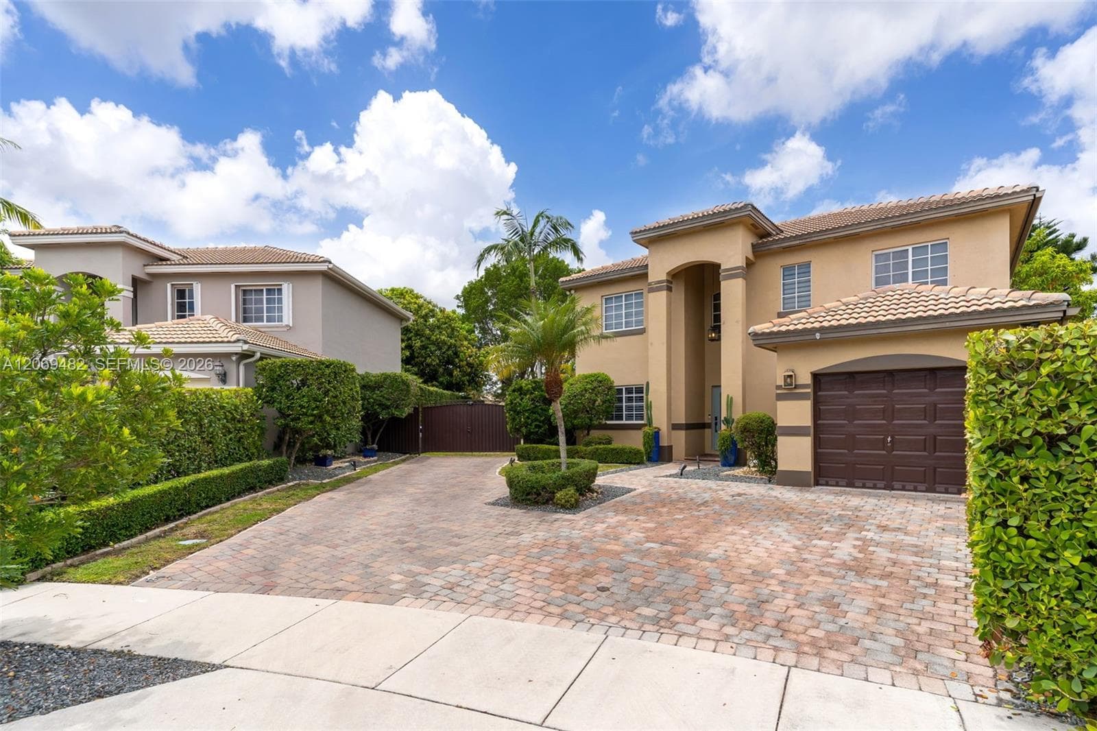 20922 SW 88th Pl, Cutler Bay FL 33189 - Cutler Bay, FL - Photo 1